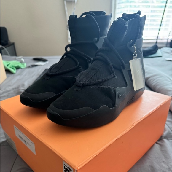 Nike Black High-Top Sneakers for Men